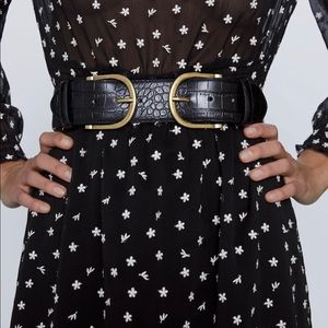 Double buckle leather belt